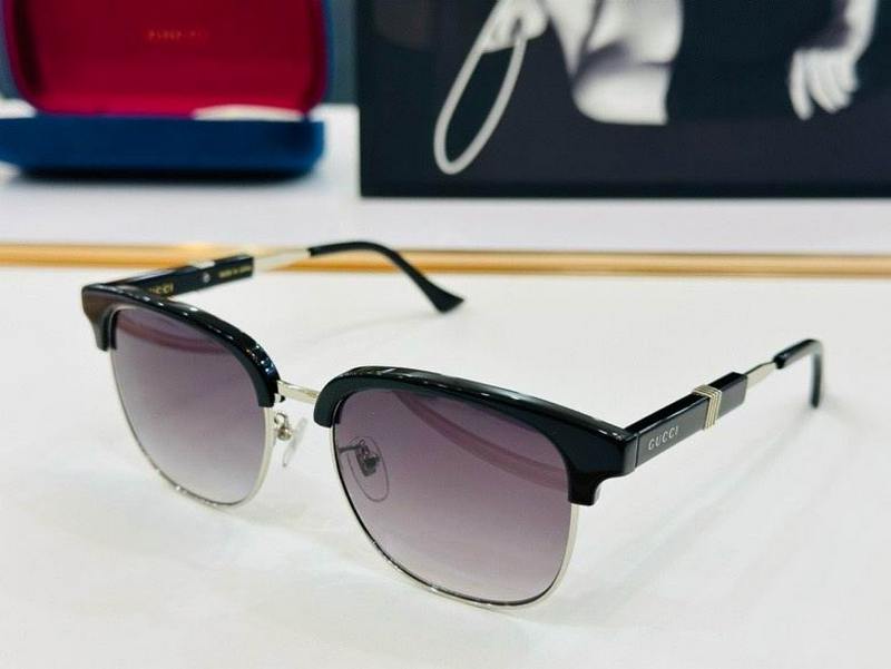 Gucci Sunglasses 831